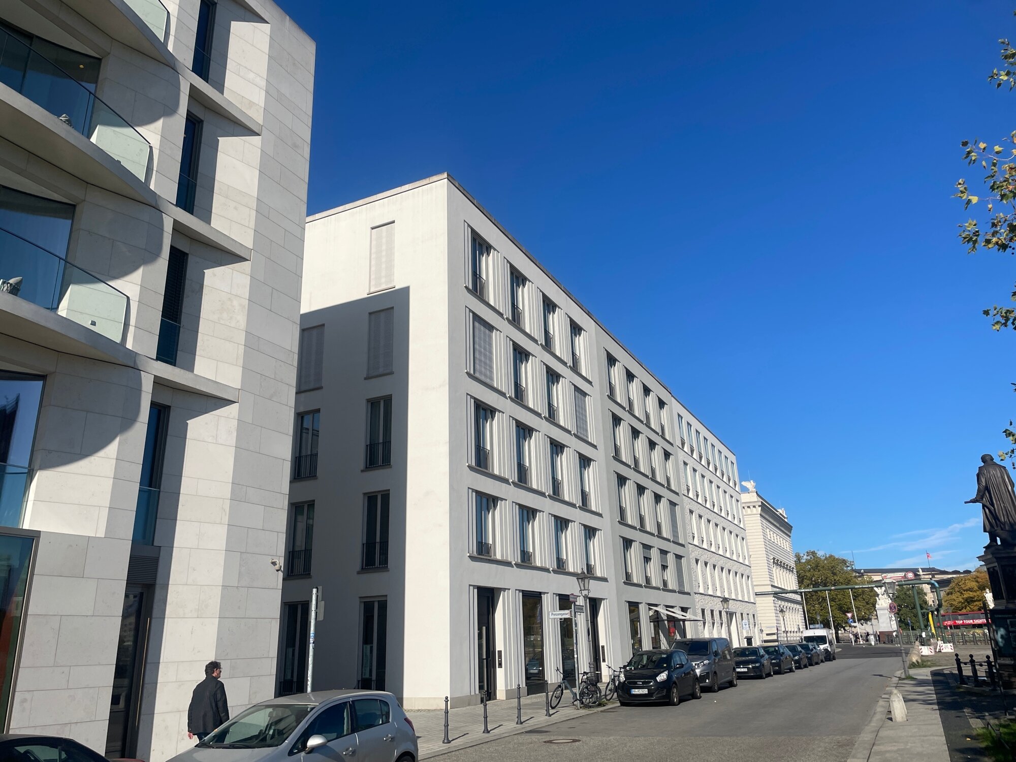 Laden zur Miete 25,50 € ab 258 m²<br/>Teilbarkeit Mitte Berlin, Mitte (Mitte) 10117