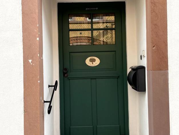 Haus zum Kauf 9 Zimmer 250 m² 1.102 m² Grundstück Hattersheim Hattersheim am Main 65795