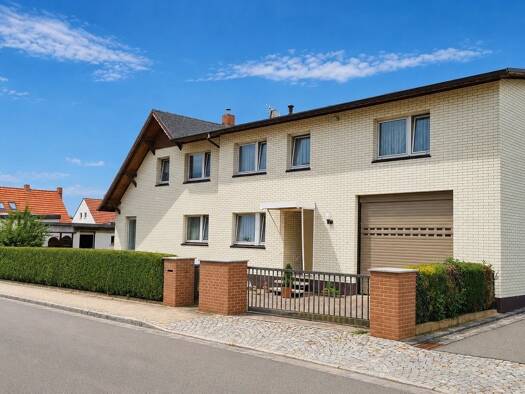 Doppelhaushälfte zum Kauf 220.000 € 6 Zimmer 134 m² 350 m² Grundstück frei ab 28.02.2027 Apolda Apolda 99510