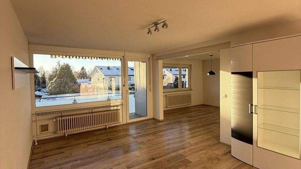 Wohnung zur Miete 800 € 2,5 Zimmer 63 m² 1. Geschoss Friedrichshafen 88045