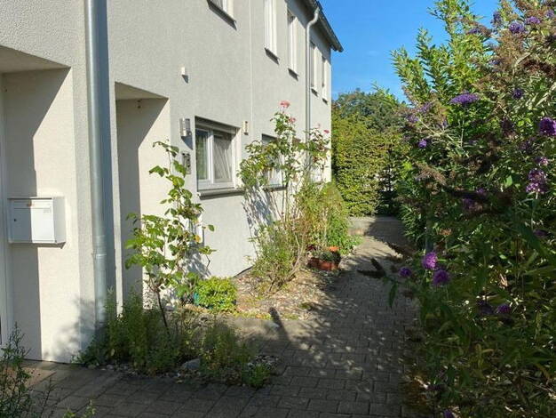 Reihenmittelhaus zum Kauf provisionsfrei 700.000 € 5,5 Zimmer 114,4 m² 160 m² Grundstück Untertürkheim Stuttgart 70327