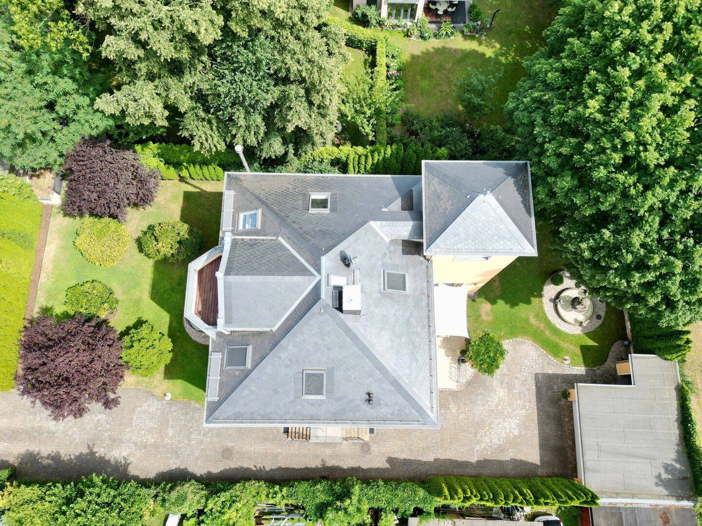 Property thumbnail 2