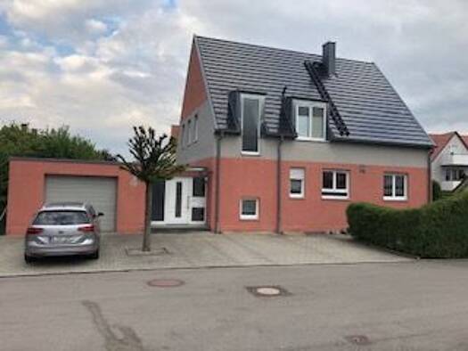 Mehrfamilienhaus zur Miete 1.700 € 5,5 Zimmer 165 m² 622 m² Grundstück frei ab 01.11.2026 Regglisweiler Dietenheim 89165