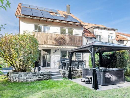 Doppelhaushälfte zum Kauf 659.000 € 9 Zimmer 198 m² 300 m² Grundstück frei ab 01.01.2027 Uhingen Uhingen 73066