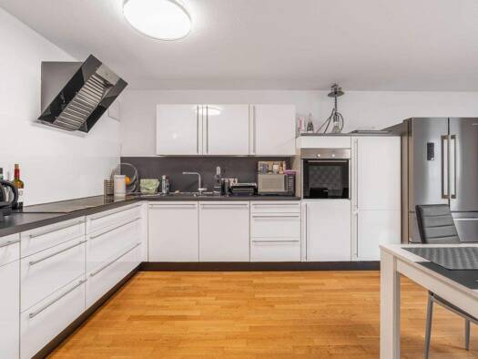 Wohnung zur Miete 2.200 € 4 Zimmer 125 m² 1. Geschoss frei ab 01.05.2026 Mitte stuttgart 70180