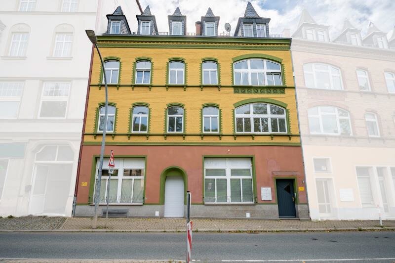 Mehrfamilienhaus zum Kauf als Kapitalanlage geeignet 335.000 € 11 Zimmer 497,6 m²<br/>Wohnfläche 280 m²<br/>Grundstück Bahnhofstraße 39 Aue 08280