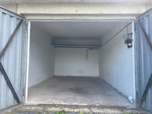 Garage zur Miete provisionsfrei 100 € Neukieritzsch Neukieritzsch 04575