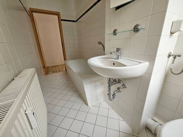 Wohnung zur Miete 362 € 3 Zimmer 61 m² 4. Geschoss Rigaer Straße 15 Südstadt Halle (Saale) 06128