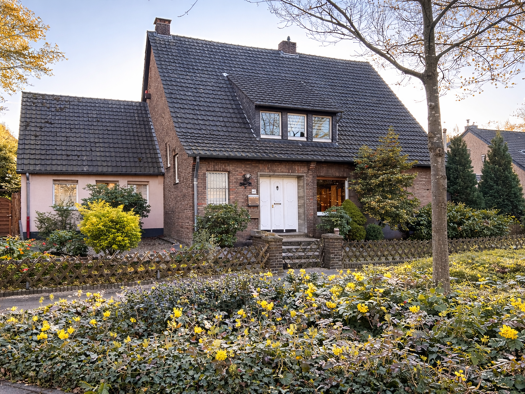 Einfamilienhaus zum Kauf 525.000 € 7,5 Zimmer 183 m² 1.279 m² Grundstück Lohberg Dinslaken 46537