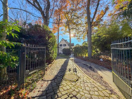 Einfamilienhaus zum Kauf 1.099.000 € 5 Zimmer 220,1 m² 1.052,1 m² Grundstück Sasel Hamburg 22393