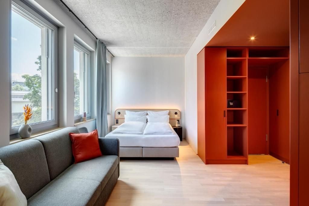 Wohnung zur Miete Wohnen auf Zeit 2.592 € 1 Zimmer 24 m²<br/>Wohnfläche ab sofort<br/>Verfügbarkeit Münchner Straße Unterföhring 85774