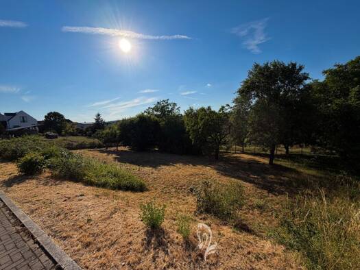Grundstück zum Kauf 435.000 € 647 m² Grundstück frei ab 01.10.2026 Am Kreutweg 17 Höchberg 97294