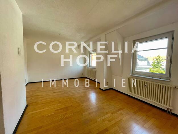 Wohnung zur Miete 590 € 5 Zimmer 100 m² 2. Geschoss frei ab sofort Gotha Gotha 99867