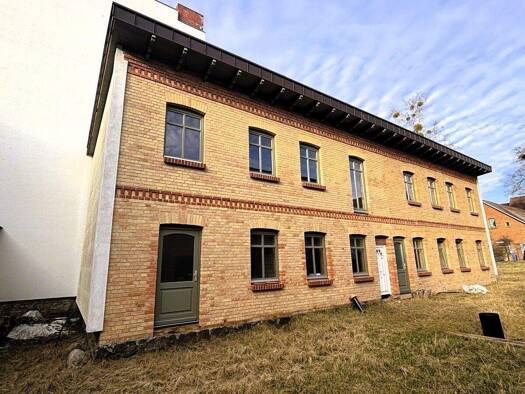 Mehrfamilienhaus zum Kauf 400.000 € 18 Zimmer 424 m² 1.108 m² Grundstück Neustrelitz Neustrelitz 17235