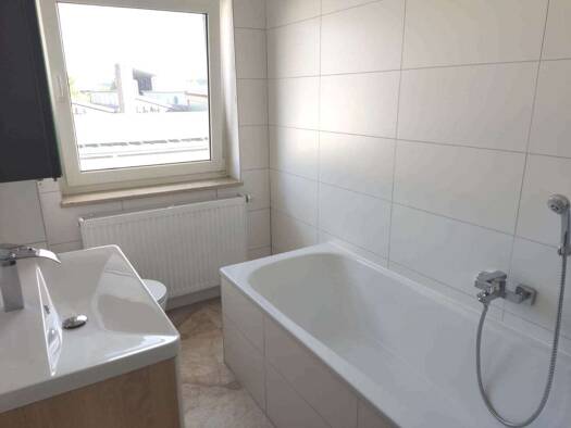 Wohnung zur Miete 1.400 € 5 Zimmer 160 m² 1. Geschoss frei ab sofort Hans-Böckler-Straße 9 Forchheim Forchheim 91301