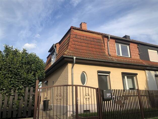 Doppelhaushälfte zum Kauf 75.000 € 5 Zimmer 96 m² 369 m² Grundstück Wallhausen Wallhausen 06528