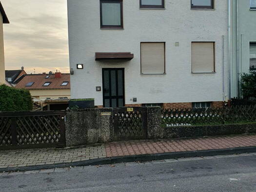 Doppelhaushälfte zum Kauf provisionsfrei 309.000 € 4 Zimmer 125 m² 297 m² Grundstück Niederissigheim Bruchköbel 63486