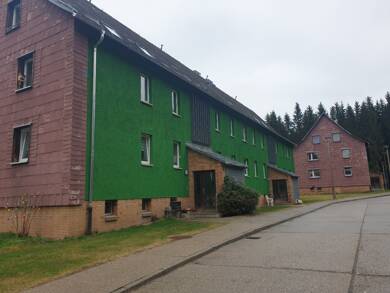 Wohnung zur Miete 135 € 3 Zimmer 40 m² 2. Geschoss frei ab sofort Johanngeorgenstadt 08349