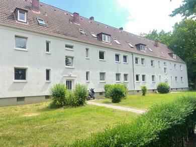 Wohnung zur Miete 300 € 1 Zimmer 26,2 m² Dachgeschoss frei ab 01.06.2025 Hermann-Löns-Str. 34 Am Schloß Ahrensburg 22926