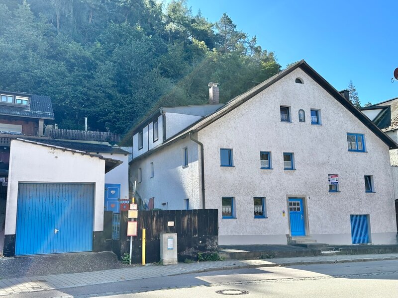 Einfamilienhaus zum Kauf 150.000 € 6 Zimmer 225 m²<br/>Wohnfläche 337 m²<br/>Grundstück Regenstauf Regenstauf 93128