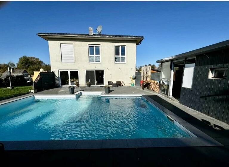 Einfamilienhaus zum Kauf 549.000 € 5 Zimmer 145 m²<br/>Wohnfläche 1.028 m²<br/>Grundstück 01.06.2025<br/>Verfügbarkeit Bretnig Bretnig-Hauswalde 01900