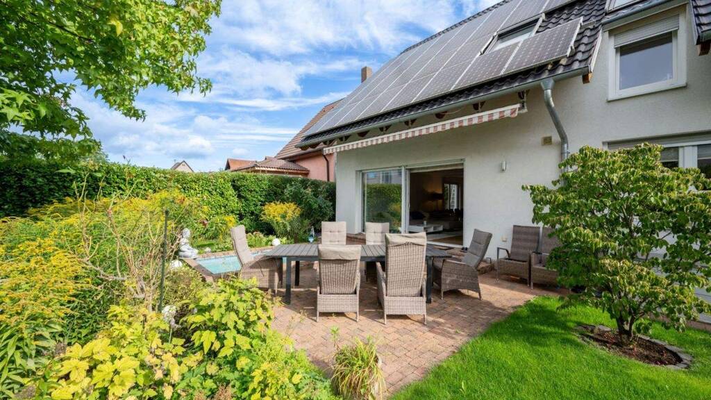 Einfamilienhaus zum Kauf 1.250.000 € 9 Zimmer 259 m² 734 m² Grundstück Harheim Frankfurt am Main 60437