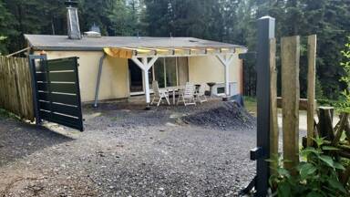 Haus zum Kauf 99.900 € 4 Zimmer 95 m² 635 m² Grundstück Glanzberg Obere Weg 3 Wickersdorf Wickersdorf 07318
