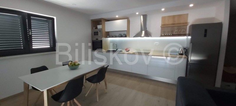 Wohnung zum Kauf 325.000 € 2 Zimmer 75 m²<br/>Wohnfläche 1.<br/>Geschoss Makarska center