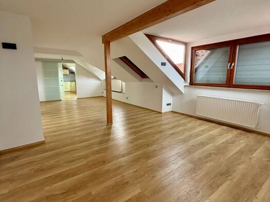 Wohnung zur Miete 850 € 3,5 Zimmer 85 m² Geschoss 1/1 frei ab sofort Ostdorf Balingen 72336