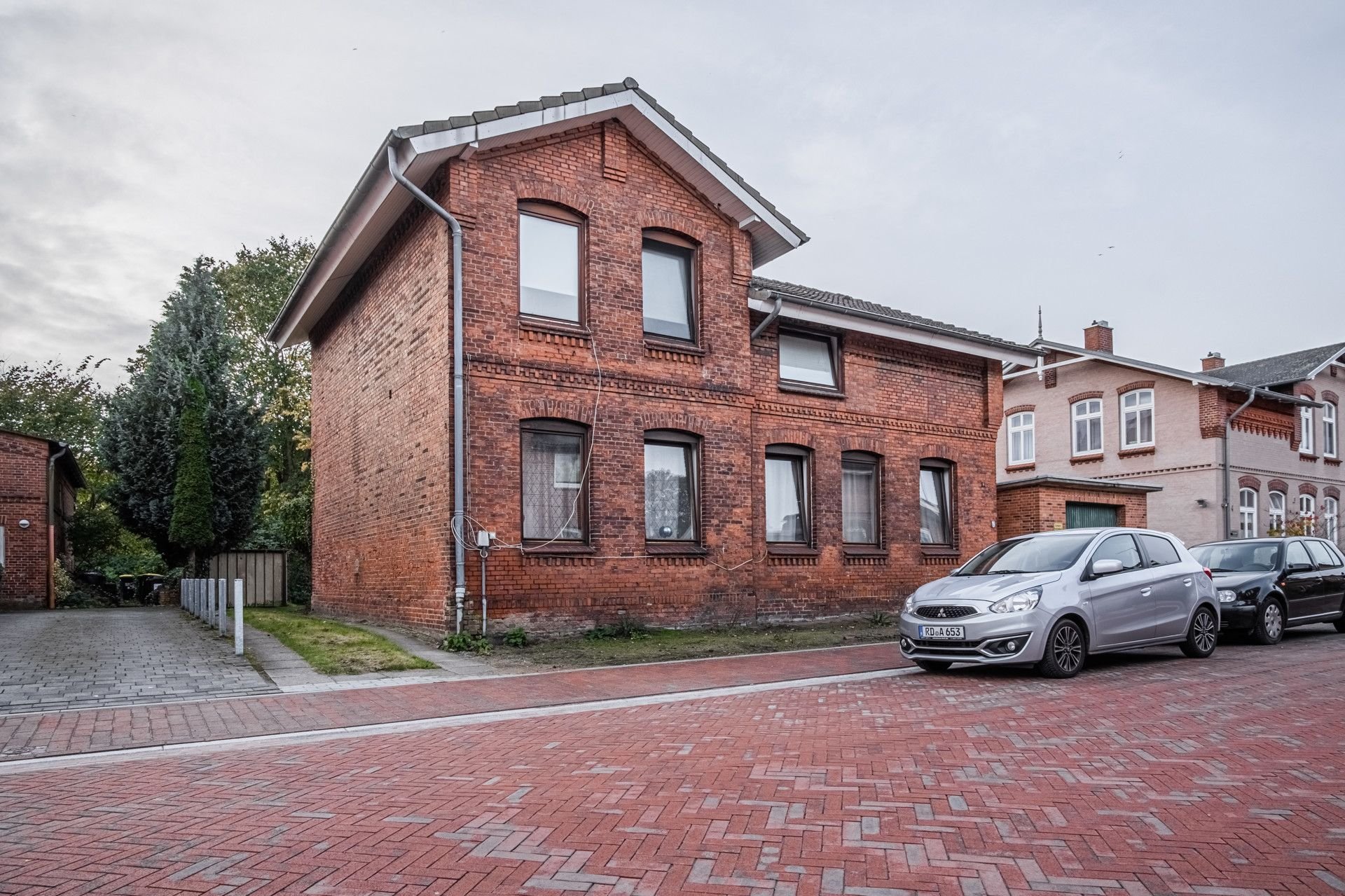 Mehrfamilienhaus zum Kauf 239.900 € 7 Zimmer 176 m²<br/>Wohnfläche 737 m²<br/>Grundstück Kronwerk - Süd Rendsburg 24768