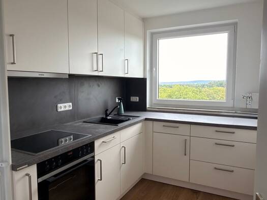 Wohnung zur Miete 900 € 2 Zimmer 56 m² 8. Geschoss Zeppelinstraße 7 Eschborn Eschborn 65760