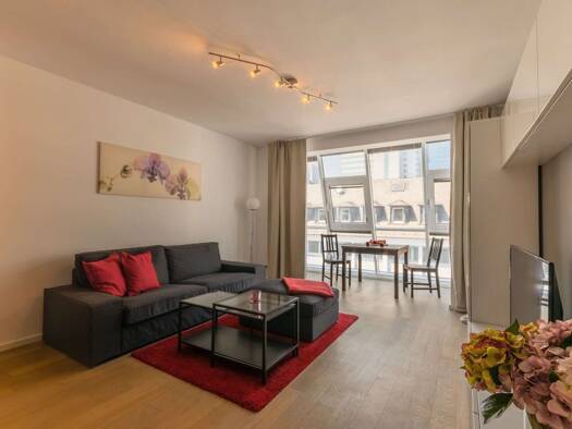 Wohnung zur Miete 1.695 € 2 Zimmer 55 m² 7. Geschoss frei ab 01.01.2026 Bahnhofsviertel Frankfurt am Main 60329