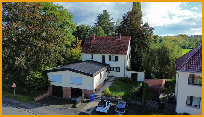 Einfamilienhaus zum Kauf provisionsfrei 275.000 € 10 Zimmer 260 m²<br/>Wohnfläche 2.580 m²<br/>Grundstück Ziegenhain Schwalmstadt / Ziegenhain 34613