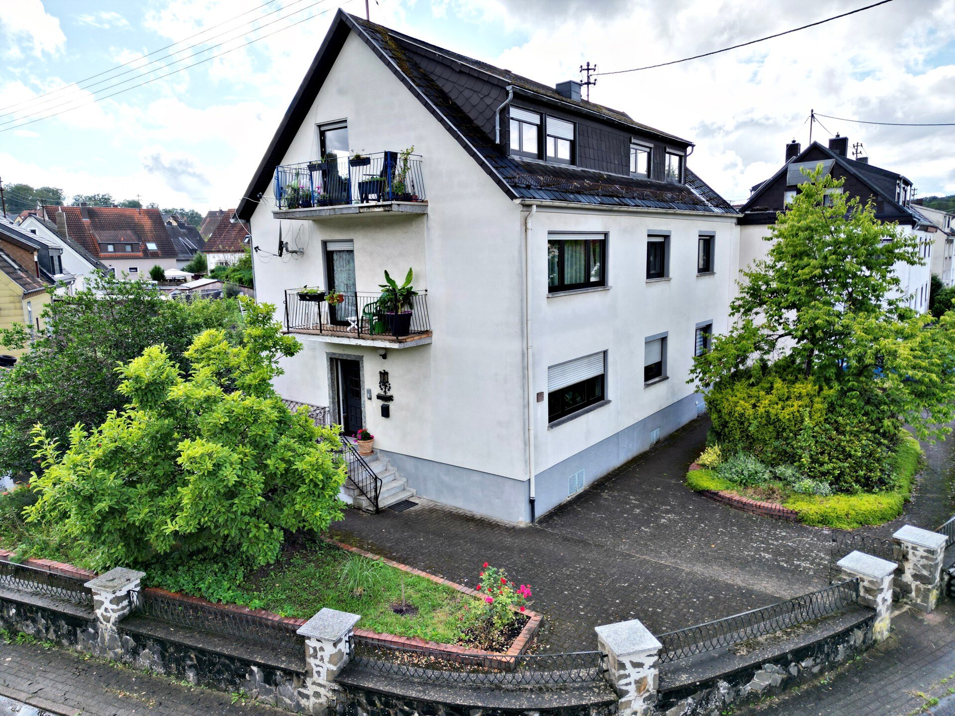 Mehrfamilienhaus zum Kauf 399.000 € 10 Zimmer 735 m²<br/>Grundstück Bildstock Friedrichsthal 66299