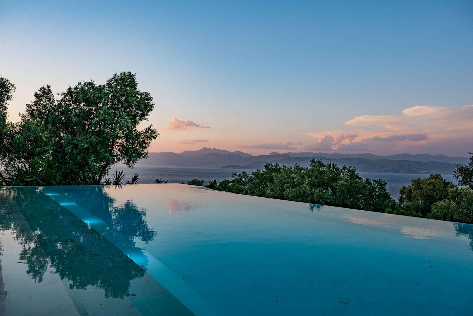 Villa zum Kauf 7.900.000 € 8 Zimmer 710 m²<br/>Wohnfläche 23.000 m²<br/>Grundstück Pelekito Corfu 49100