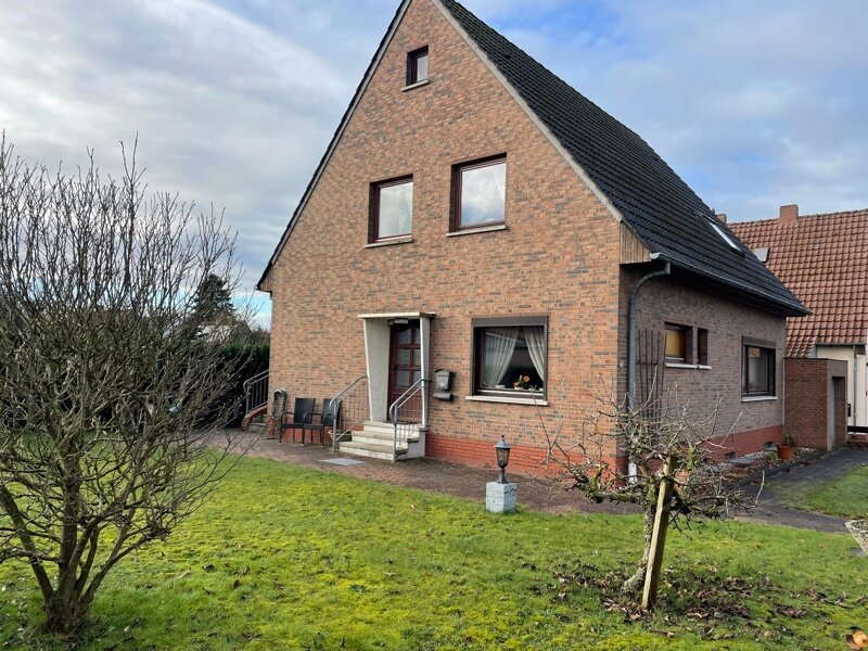 Einfamilienhaus zum Kauf 219.000 € 4 Zimmer 131,6 m²<br/>Wohnfläche 454 m²<br/>Grundstück Rönnebeck Bremen 28777