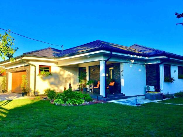 Einfamilienhaus zum Kauf 534.000 € 6 Zimmer 202 m² 1.049 m² Grundstück Balatonfenyves 8646