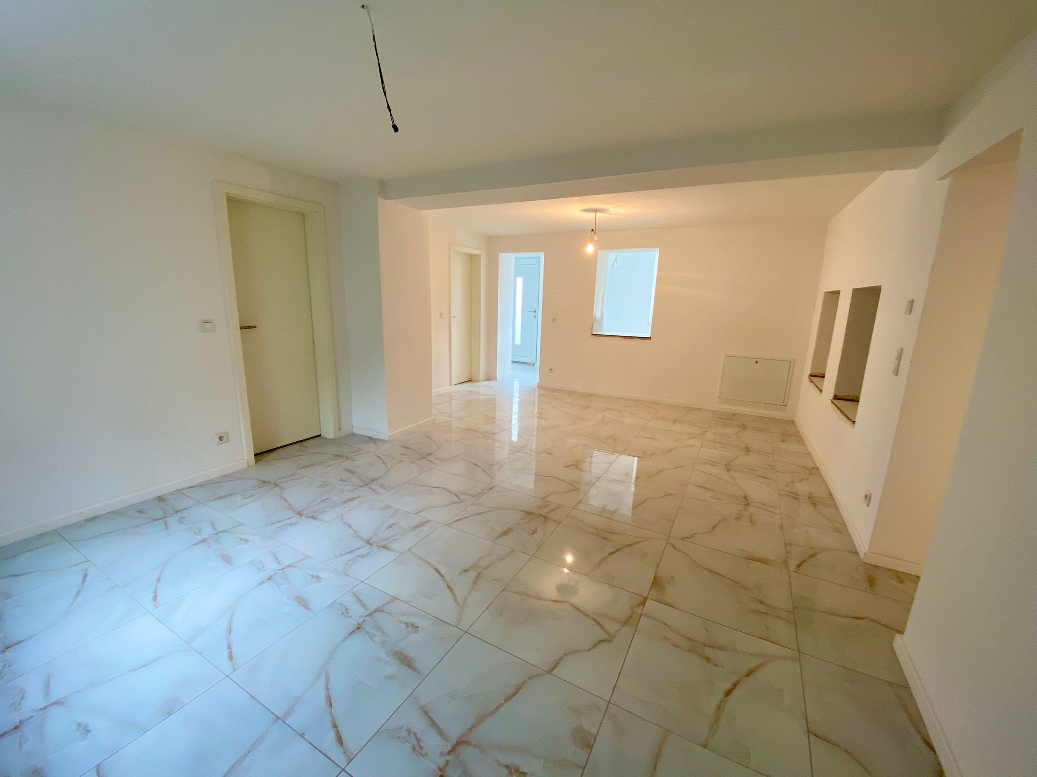 Wohnung zur Miete 1.000 € 4 Zimmer 90 m²<br/>Wohnfläche EG<br/>Geschoss ab sofort<br/>Verfügbarkeit Bahnhofstraße 12 Ebersbach Wilhelmsdorf 91489