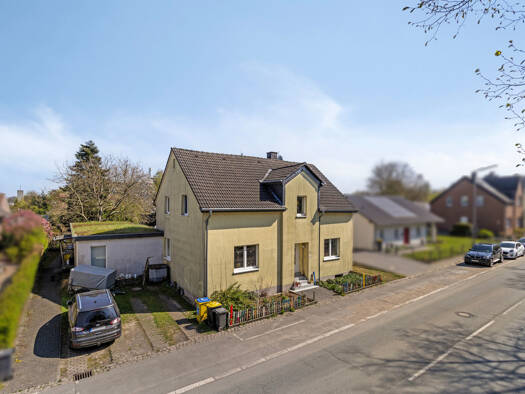 Einfamilienhaus zum Kauf 449.000 € 10 Zimmer 261 m² 1.393 m² Grundstück Kamen 59174