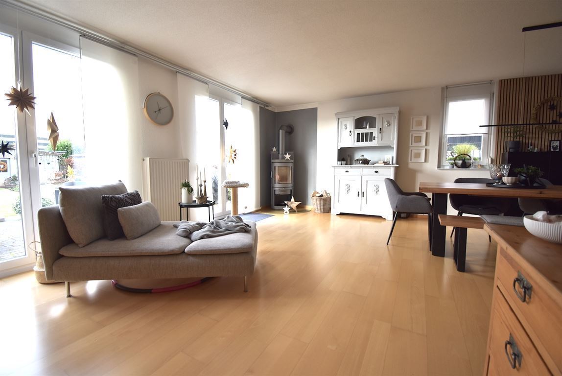 Haus zum Kauf 475.000 € 5,5 Zimmer 163 m²<br/>Wohnfläche 452 m²<br/>Grundstück Tiengen Waldshut-Tiengen 79761