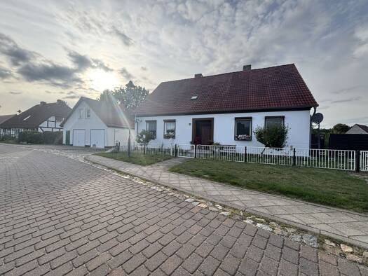 Einfamilienhaus zum Kauf 350.000 € 6 Zimmer 165 m² 1.378 m² Grundstück Poseritz Poseritz 18574