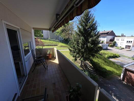 Wohnung zum Kauf 275.000 € 4 Zimmer 90,6 m² 2. Geschoss Karl-Friedrich-Böhringer-Str. 10 Rümmingen 79595