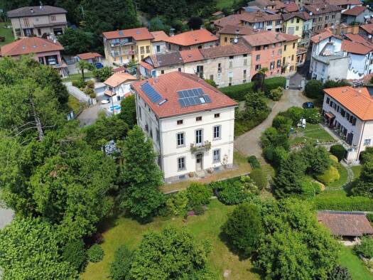 Villa zum Kauf 1.300.000 € 10 Zimmer 570 m² 3.000 m² Grundstück Cadegliano Viconago 21031