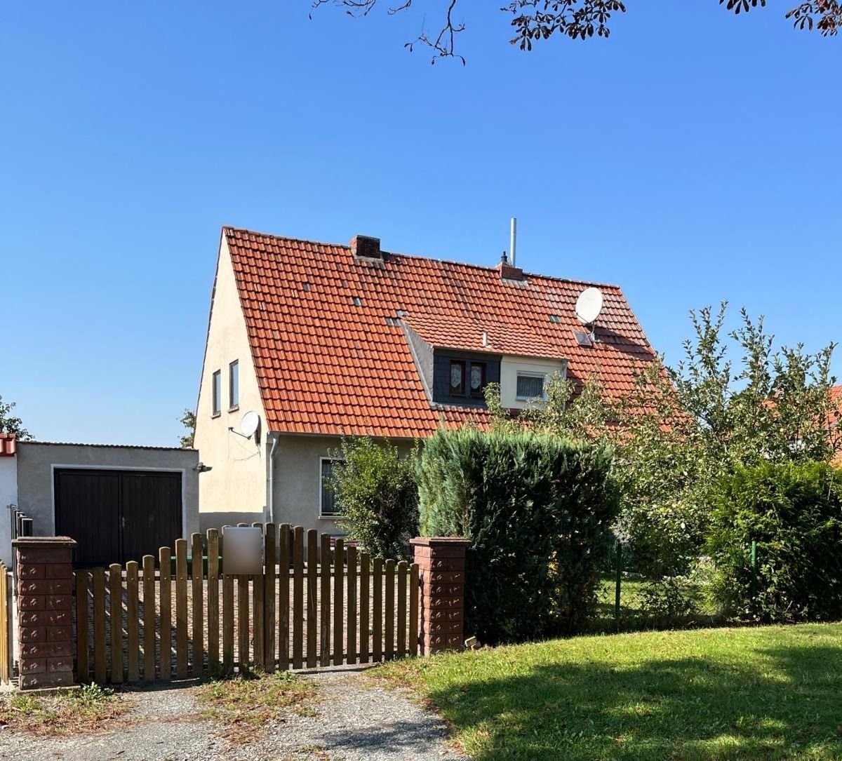 Doppelhaushälfte zum Kauf 98.000 € 3 Zimmer 82 m²<br/>Wohnfläche 643 m²<br/>Grundstück Mühlhausen Mühlhausen/Thüringen 99974