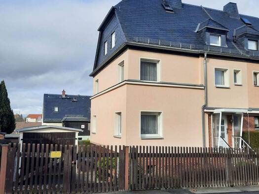 Doppelhaushälfte zum Kauf 220.000 € 6 Zimmer 113 m² 390 m² Grundstück frei ab sofort Bebelstraße 36 Crimmitschau Crimmitschau 08451
