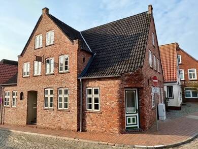 Mehrfamilienhaus zum Kauf 390.000 € 6 Zimmer 156 m² 174 m² Grundstück Markt 10 Garding 25836