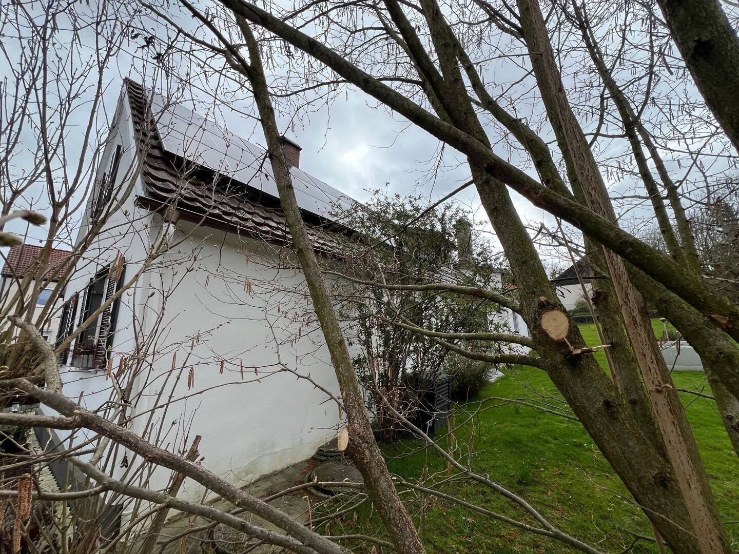Immobilie in Binswangen - Gepflegtes Einfamilienhaus in Binswangen – modernisiert, mit Garten - Bild 2