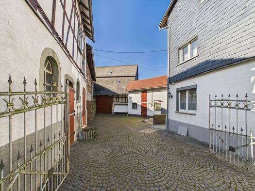 Haus zum Kauf 287.000 € 6 Zimmer 143 m² 1.010 m² Grundstück Niederlauken Weilrod 61276