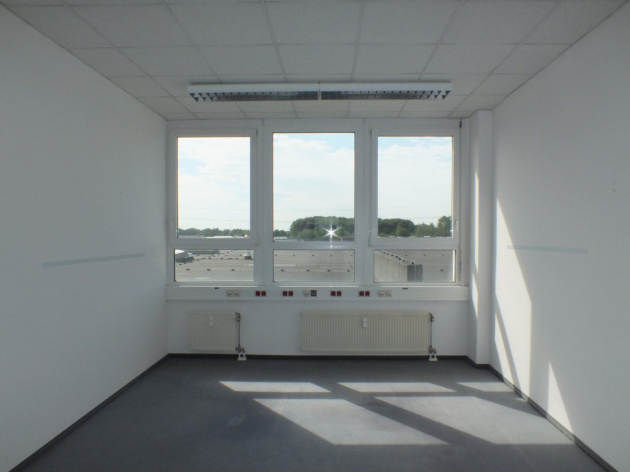 Bürofläche zur Miete 5,90 € 2.821 m²<br/>Bürofläche ab 124 m²<br/>Teilbarkeit Gremberghoven Köln 51149