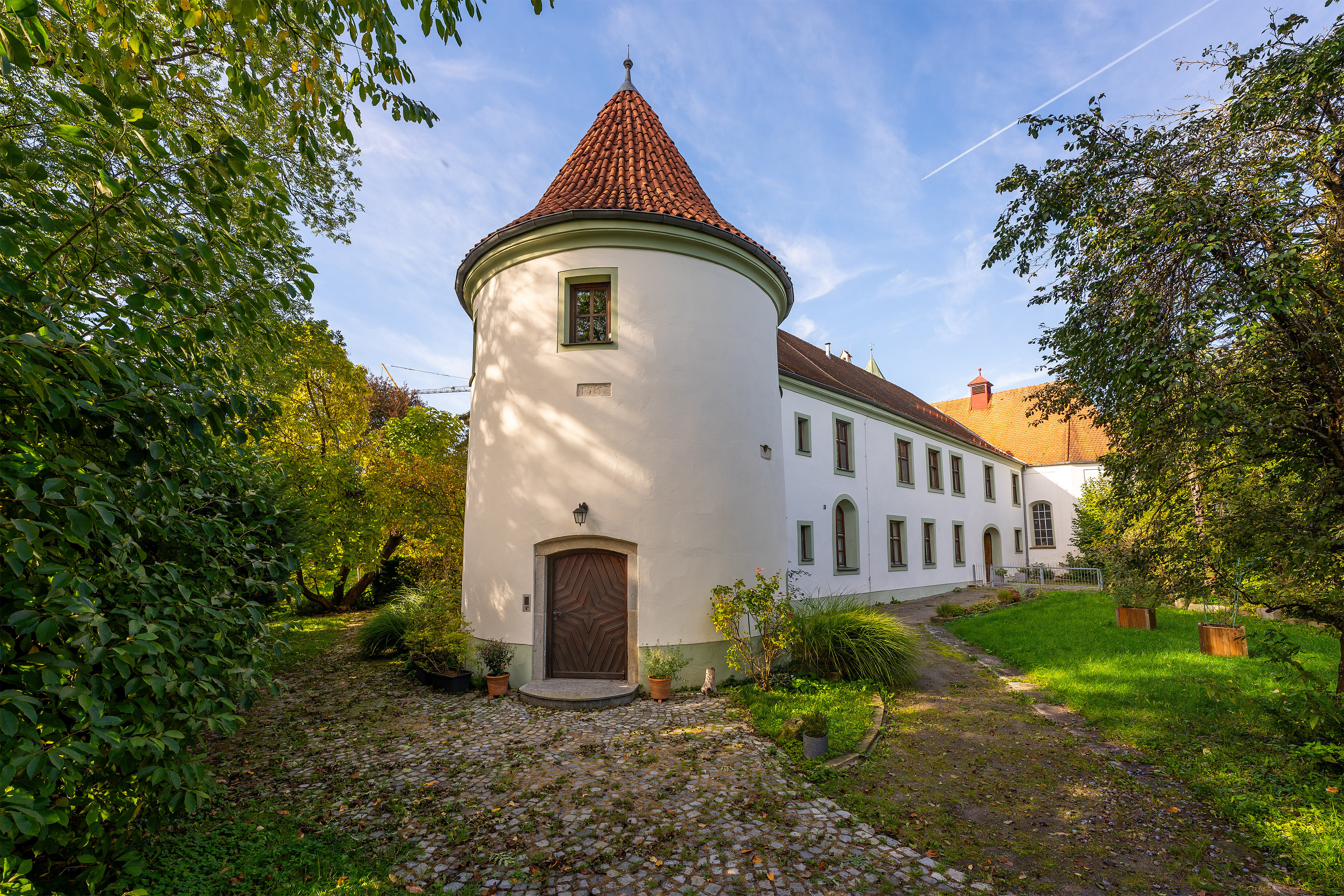 Schloss zum Kauf 1.890.000 € 18 Zimmer 616 m²<br/>Wohnfläche 5.700 m²<br/>Grundstück Rain Rain 94369